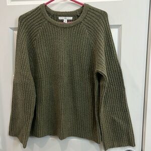 Fever Women’s Olive green crewneck sweater with flared sleeves size M